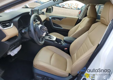 2021 Toyota Rav4 Xle Premium z USA, uszkodzony, nr VIN 2T3A1RFV7MW227275